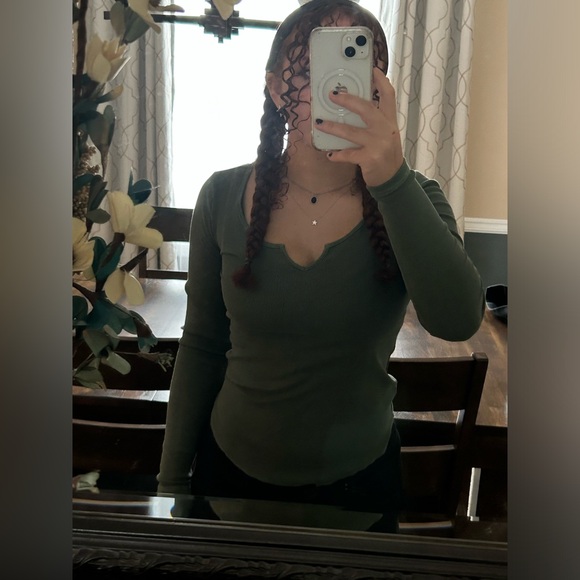 Green Old Navy notch longsleeve XS - Picture 2 of 2